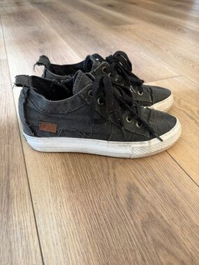 Blowfish Malibu Canvas Sneakers Size 10